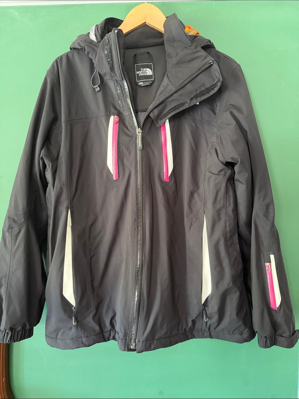 The North Face Black & PInk Womens XL Ski Jacket Detachable Hood Winter Outdoors